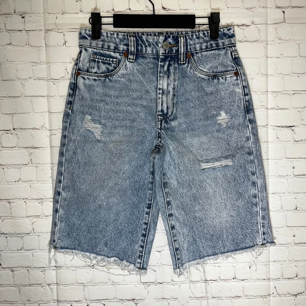BLANKNYC The Leonard Loose Bermuda Shorts Light Acid Wash Distressed Denim‎ 24